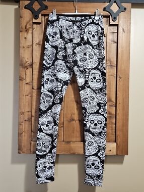 Just Cozy Day Of The Dead Skull Lined Leggings M/L In Black/White